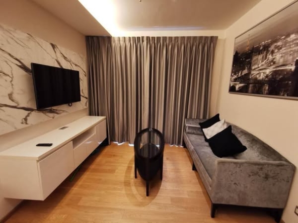 bedroom and living room and room interior of H Sukhumvit 43 Condominium