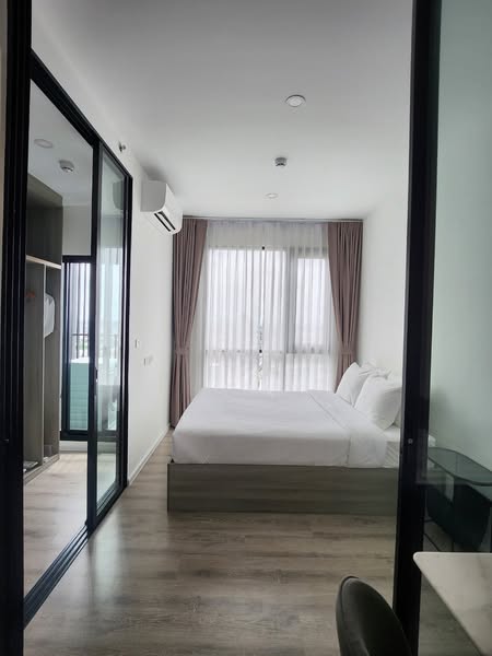 bedroom and room interior of Knightsbridge Sukhumvit-Thepharak