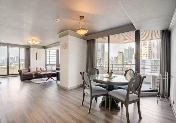 living room of Lake Avenue Condominium