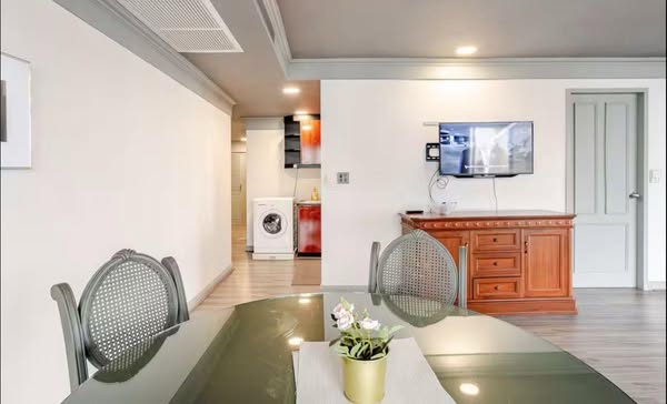 living room of Lake Avenue Condominium