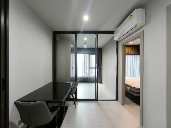 bedroom and room interior of Life Asoke – Rama 9