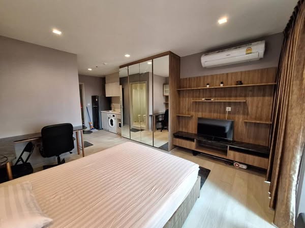 bedroom of Life One Wireless