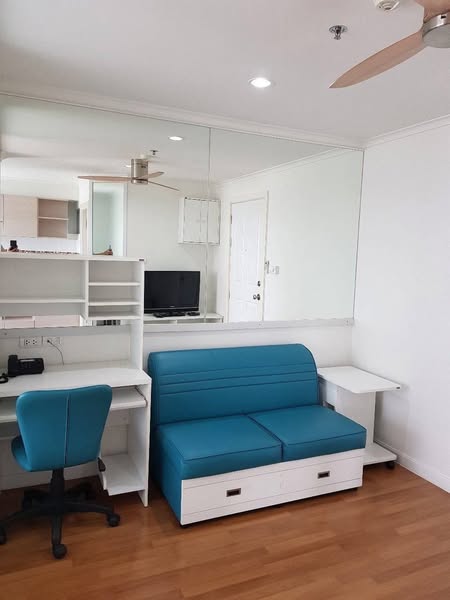 bedroom and living room of Lumpini Place Rama 4 – Kluai Nam Thai