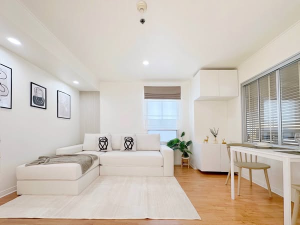 living room of Lumpini Ville Ramkhamhaeng 44