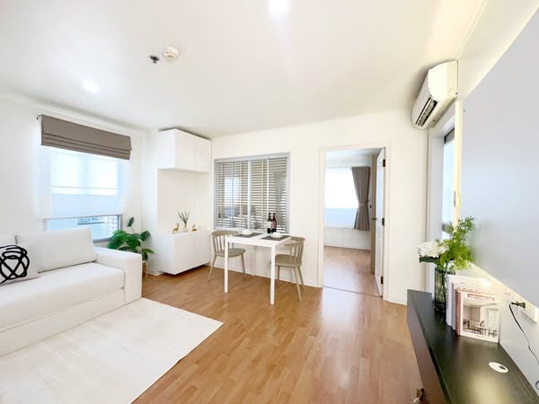 living room and room interior of Lumpini Ville Ramkhamhaeng 44
