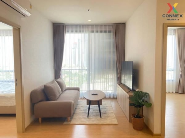 bedroom and living room of MARU Ekkamai 2