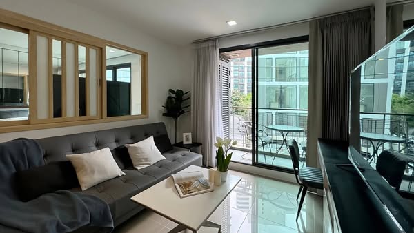 bedroom and living room of Mirage Sukhumvit27