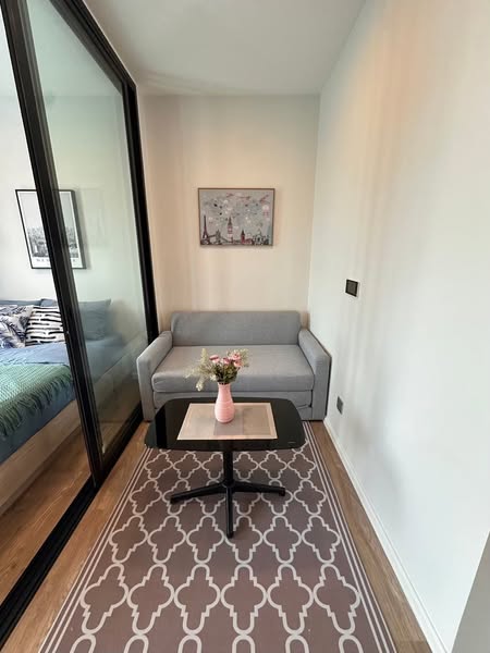 living room and room interior of Modiz Sukhumvit 50 โมดิซ สุขุมวิท 50