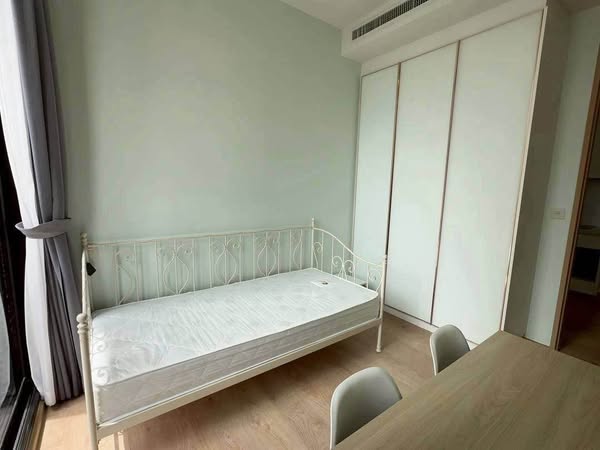 bedroom of Noble BE 19