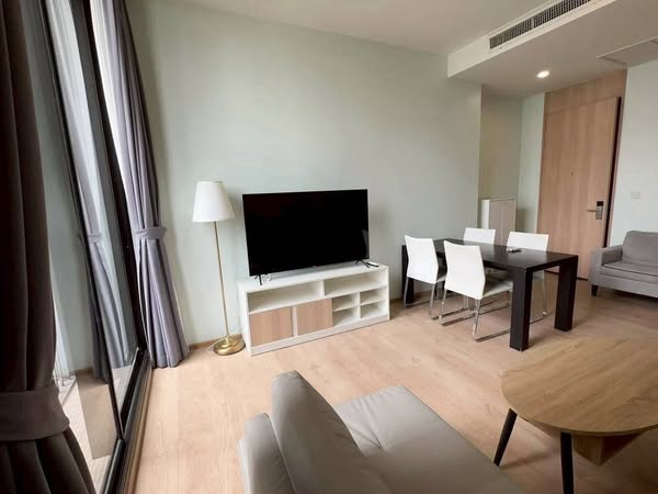 bedroom and living room of Noble BE 19