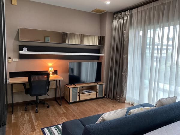 bedroom and room interior of Noble Remix