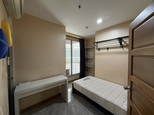 bedroom of Pathum Wan Resort