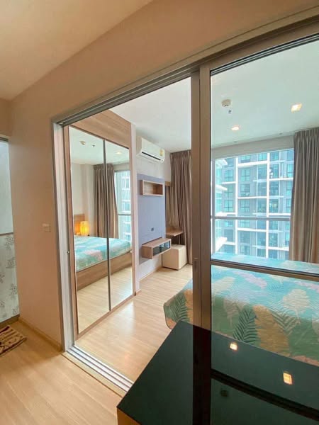 bedroom and room interior of RHYTHM Ratchada-Huaykwang