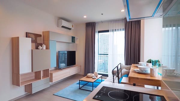 living room and bedroom of Rhythm Sukhumvit 36-38