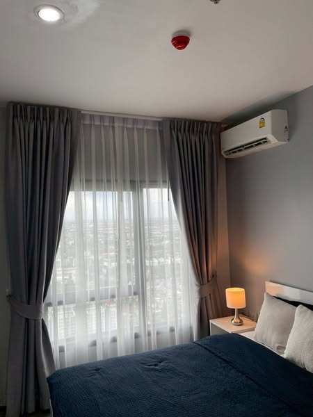 bedroom of Rich Park Triple Station