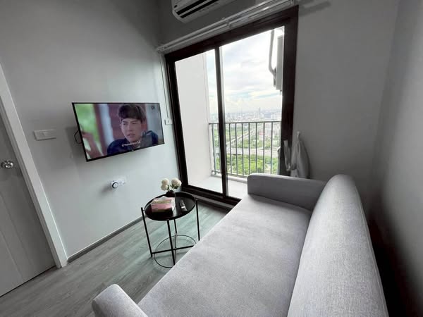 bedroom and living room of Rich Park Triple Station