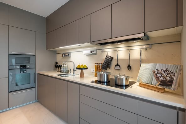 bathroom and kitchen of Sindhorn Tonson