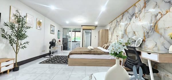bedroom of Sritana Condominium 2