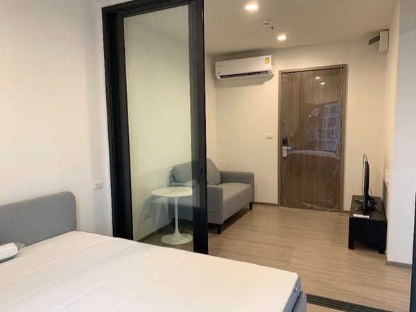 bedroom and room interior of THE BASE Phetchaburi-Thonglor เดอะ เบส เพชรบุรี – ทองหล่อ