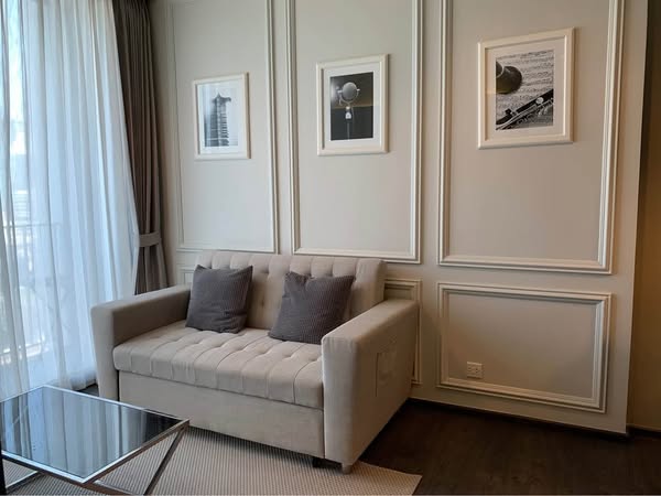living room of The Edge Sukhumvit 23