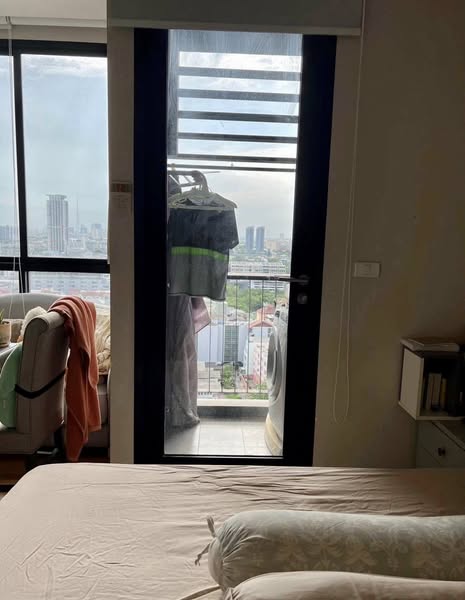 bedroom and room interior of The Editor Saphan Khwai