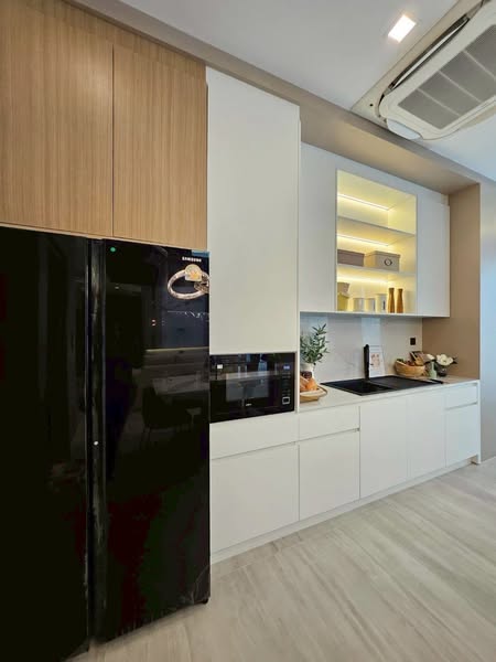 room interior and kitchen of The Gentry Cultivar Rama 9 (เดอะ เจนทริ คัลทิวาร์ พระราม 9)