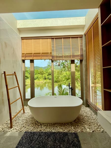 bathroom of The Gloria Villas Phuket