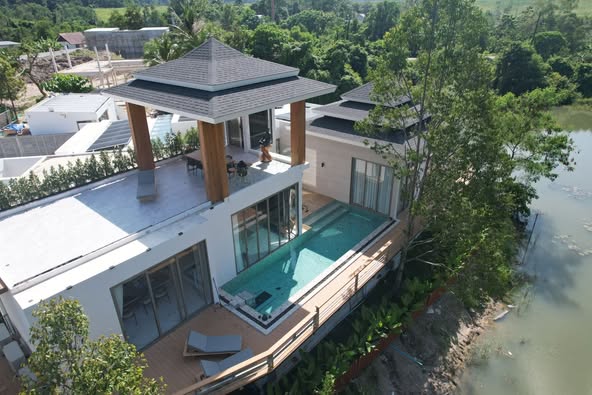 pool of The Gloria Villas Phuket