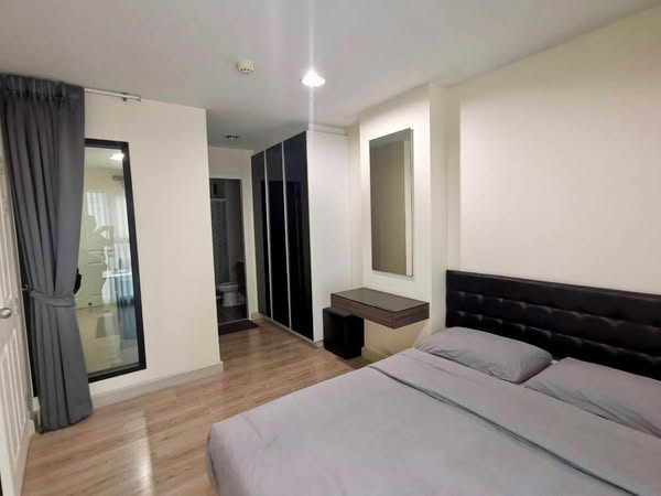 bedroom of The Link Vano 64