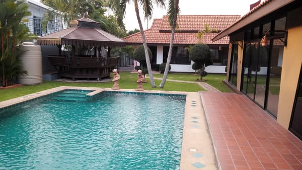 pool of The Siam Place Pool Villa 芭堤雅豪华泳池别墅