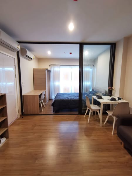 bedroom and room interior of The Tree Rio Bang-Aor Station