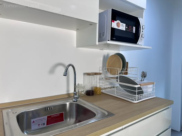 bathroom and kitchen of The Unite Condo อ่อนนุช-พัฒนาการ