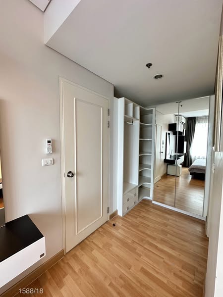 room interior of Villa Asoke Condominium