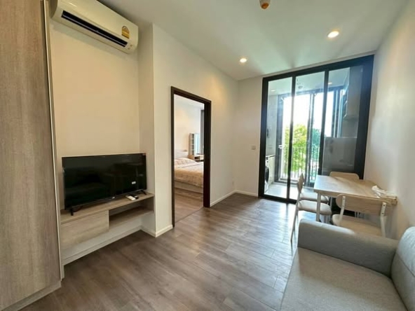 bedroom and living room and room interior of Whizdom Essence Sukhumvit วิสซ์ดอม เอสเซ้นส์ สุขุมวิท