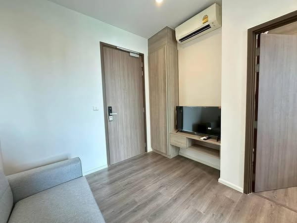 bedroom and room interior of Whizdom Essence Sukhumvit วิสซ์ดอม เอสเซ้นส์ สุขุมวิท