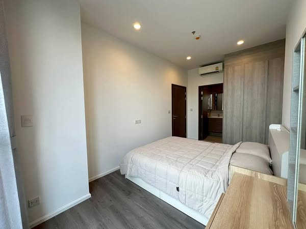 bedroom and room interior of Whizdom Essence Sukhumvit วิสซ์ดอม เอสเซ้นส์ สุขุมวิท