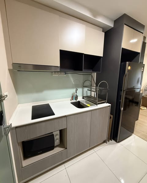 bathroom and kitchen of ดี เมมโมเรีย พหลโยธิน 8