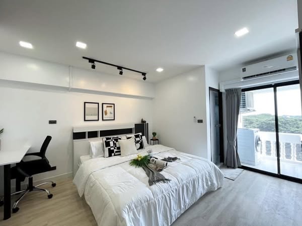 bedroom and room interior of Angket Pavilion