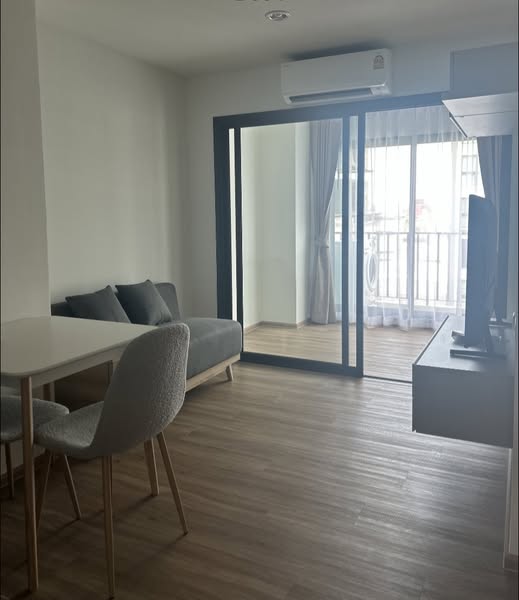bedroom and room interior of Arlo Sukhumvit105-Lasalle
