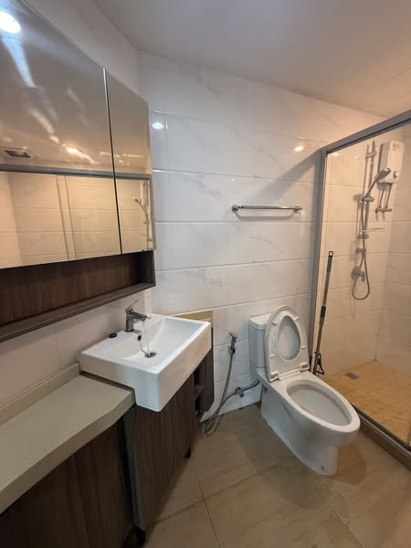 bathroom of Artisan Ratchada