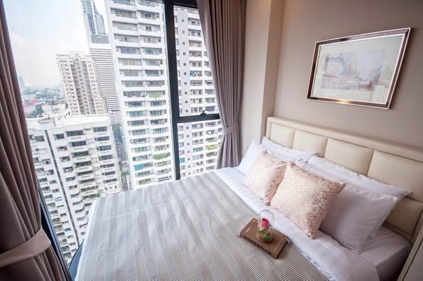 bedroom of Ashton Asoke