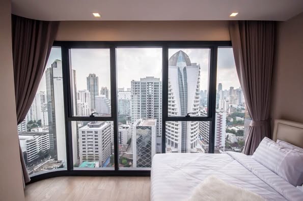 bedroom of Ashton Asoke