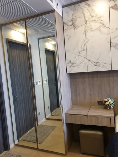 room interior and bathroom of Ashton Asoke