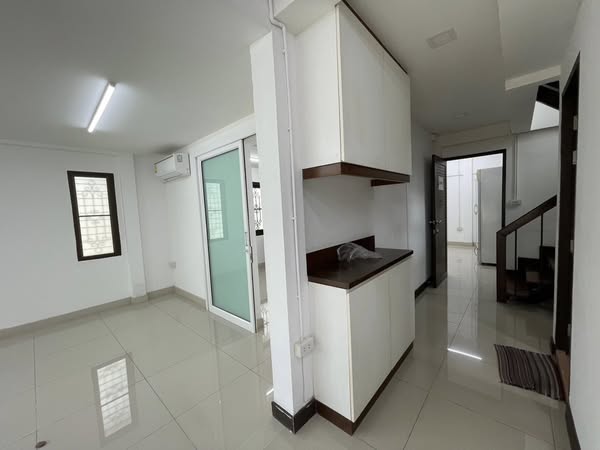 Baan Puripuri: Home Office ลาดพร้าว 41