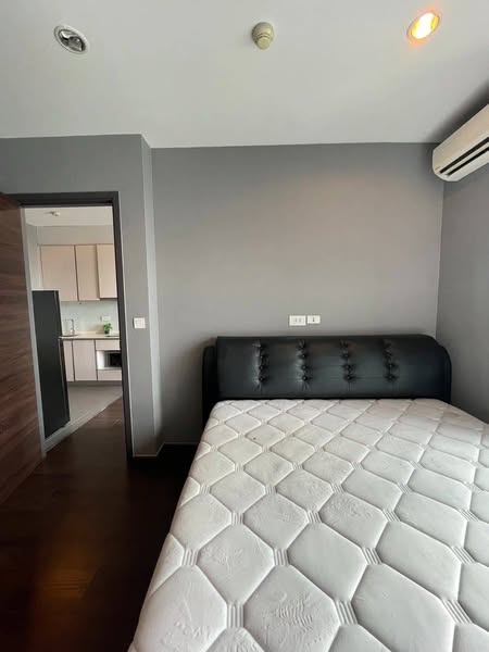 bedroom of C Ekkamai Condominium