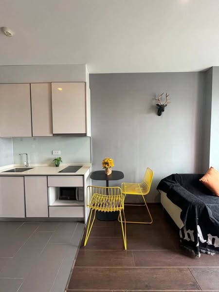 living room of C Ekkamai Condominium