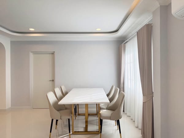 room interior of Centro Bangna