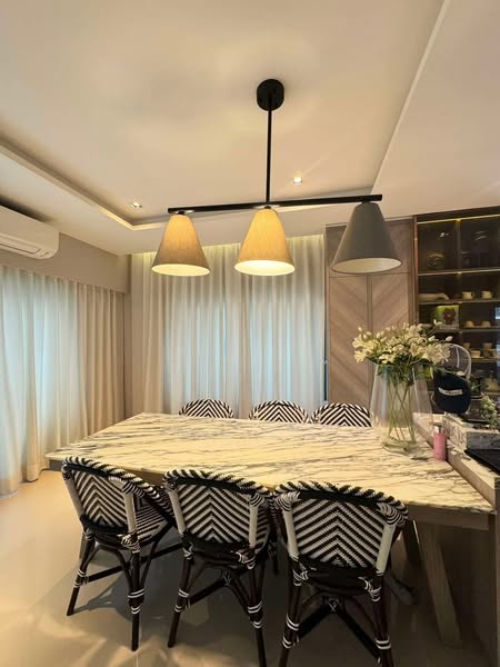 room interior and bathroom of Centro ราชพฤกษ์-แจ้งวัฒนะ