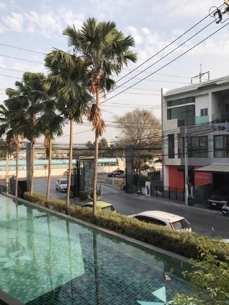 pool of Corazon Prachachuen
