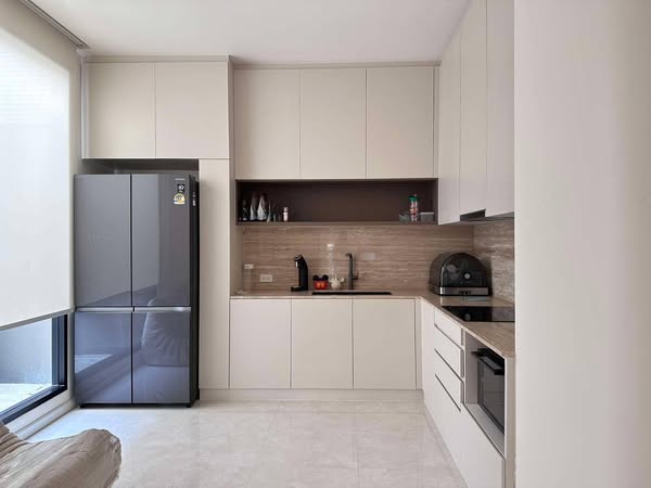 room interior and kitchen of DEMI SATHU 49 – เดมี สาธุประดิษฐ์ 49